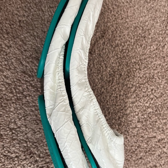 Tieks Diamond White Croc Ballet Flat Shoe size 8 - Picture 9 of 11